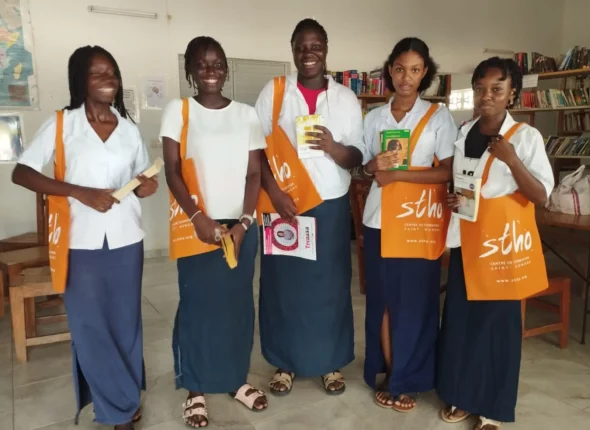 Dons des sacs et carnets Saint-Honoré